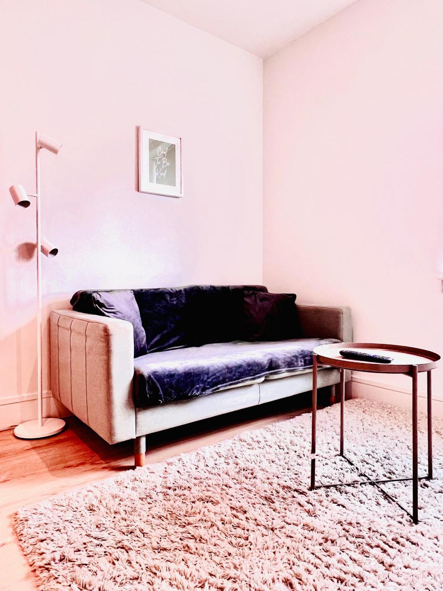Luxx Apartment & Suites, London Heathrow Airport, Terminal 4, Piccadilly Underground Train Station Nearby! Хилингдън Екстериор снимка